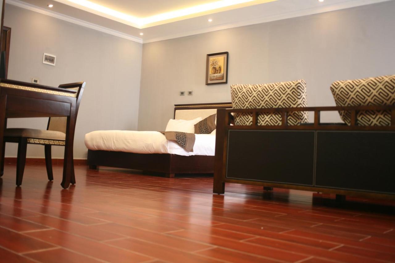 Yadonay Hotel Addis Abeba Esterno foto