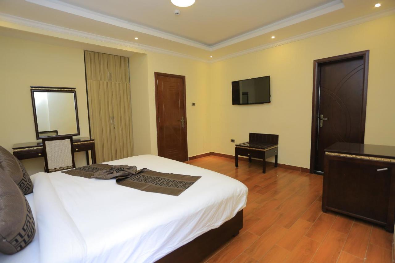 Yadonay Hotel Addis Abeba Esterno foto