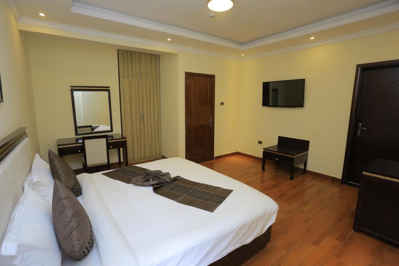 Yadonay Hotel Addis Abeba Esterno foto