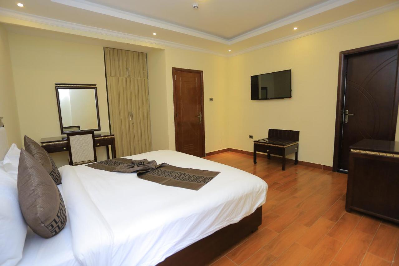 Yadonay Hotel Addis Abeba Esterno foto